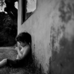 Criança autista de 07 anos sofre estupro e tortura com a anuência da Justiça de Rondônia