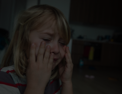 Criança entregue ao pai abusador